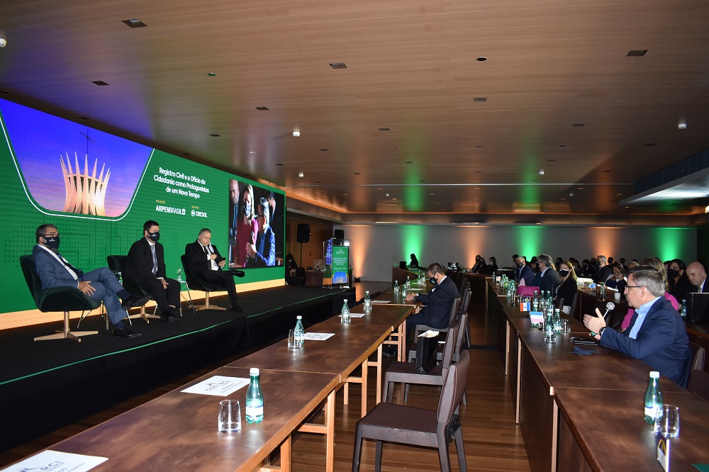 Palestra aborda necessidade de mudanças nos atos registrais praticados pelos consulados brasileiros no exterior