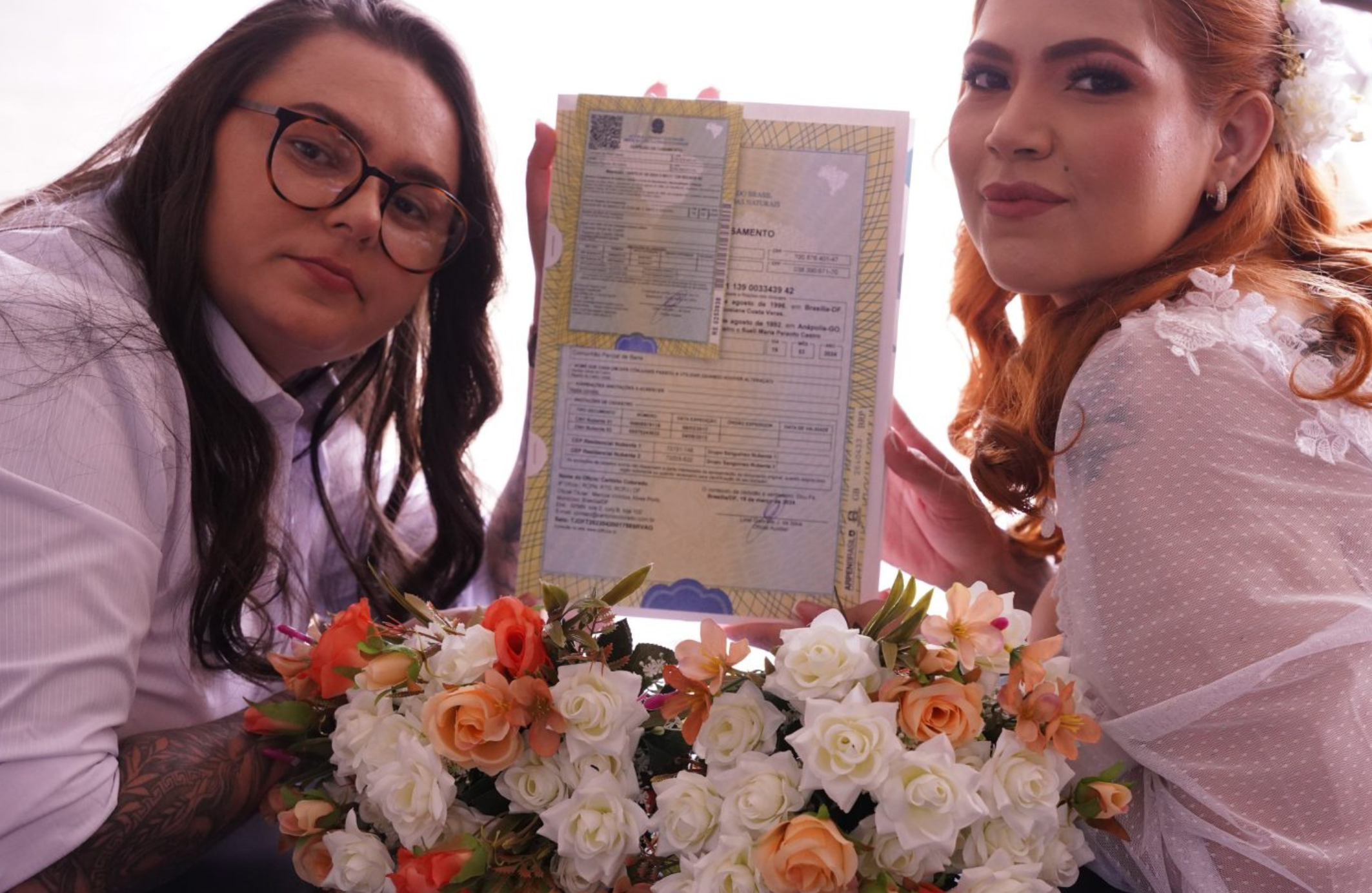 Casamento em cartório oficializa amor entre mulheres