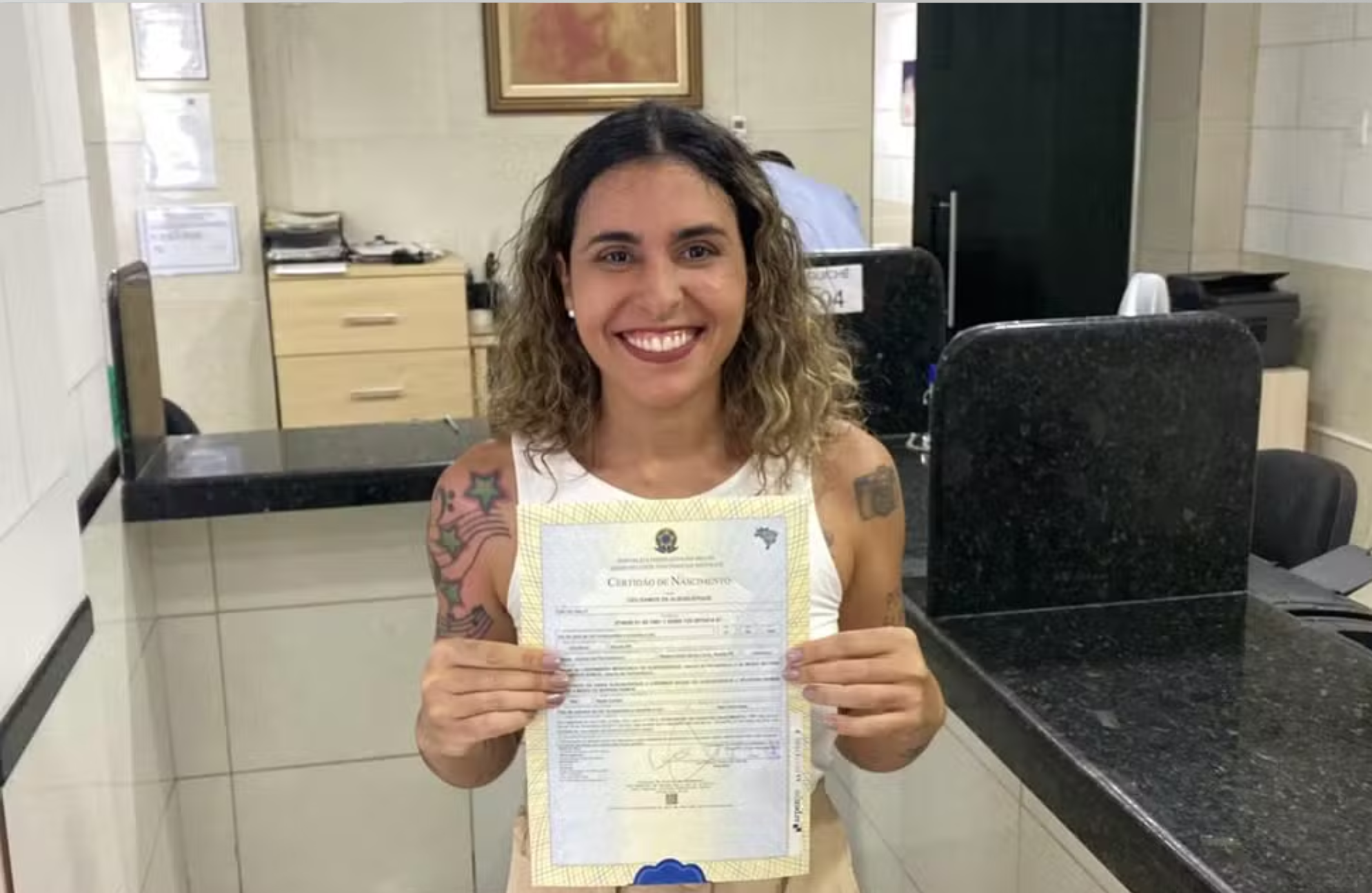 Pernambucana é 1ª pessoa do país a conseguir na Justiça termo ‘intersexo’ em documento: ‘marco histórico’